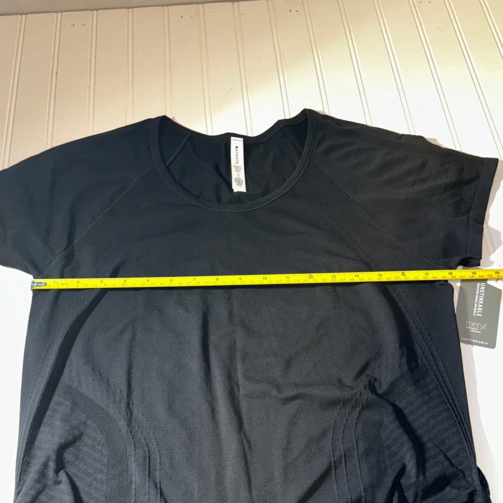 Athleta Black Short-Sleeve Performance Tee - Picture 9 of 10